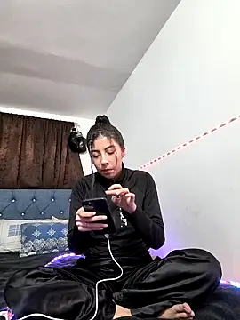 Snapshot of ShareeBax_ chatting on October 25, 2025, 1:24 am ShareeBax online show from October 25, 2025, 1:24 am