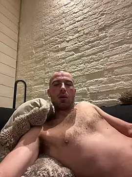 Snapshot of Rotteei1 chatting on February 6, 2026, 6:18 am Rotteei1 online show from February 6, 2026, 6:18 am