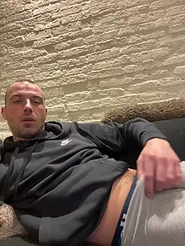 Snapshot of Rotteei1 chatting on February 6, 2026, 6:22 pm Rotteei1 online show from February 6, 2026, 6:22 pm