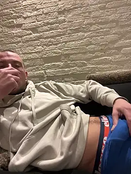 Snapshot of Rotteei1 chatting on February 19, 2026, 7:54 pm Rotteei1 online show from February 19, 2026, 7:54 pm