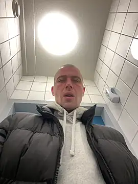 Snapshot of Rotteei1 chatting on February 20, 2026, 7:21 am Rotteei1 online show from February 20, 2026, 7:21 am