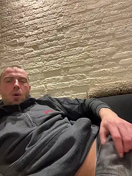 Snapshot of Rotteei1 chatting on February 28, 2026, 9:05 pm Rotteei1 online show from February 28, 2026, 9:05 pm