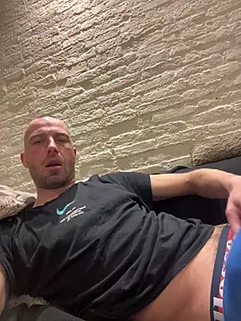 Snapshot of Rotteei1 chatting on March 3, 2026, 6:19 am Rotteei1 online show from March 3, 2026, 6:19 am