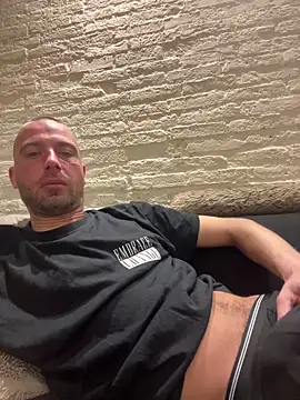 Snapshot of Rotteei1 chatting on March 3, 2026, 11:54 pm Rotteei1 online show from March 3, 2026, 11:54 pm