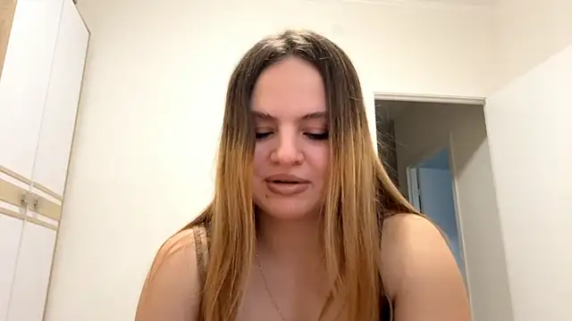 Snapshot of AikoSemo chatting on November 27, 2025, 8:05 am AikoSemo online show from November 27, 2025, 8:05 am