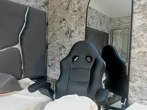 Snapshot of Lisa_Dunt chatting on October 29, 2025, 7:48 pm Lisa Dunt online show from October 29, 2025, 7:48 pm