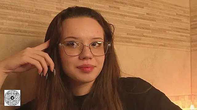 Snapshot of FabiolaCowing chatting on October 29, 2025, 6:09 pm FabiolaCowing online show from October 29, 2025, 6:09 pm