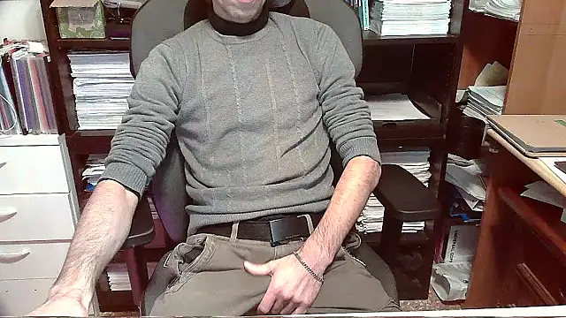 Snapshot of topg84 chatting on November 11, 2025, 6:08 pm topg84 online show from November 11, 2025, 6:08 pm