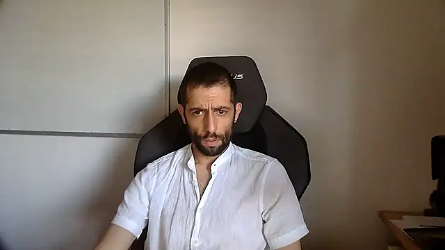 Snapshot of topg84 chatting on June 16, 2026, 3:14 pm topg84 online show from June 16, 2026, 3:14 pm