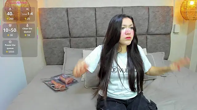 violeta walton online show from November 10, 2025, 7:02 pm