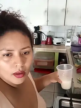 Snapshot of chikis12_ chatting on November 24, 2025, 5:12 pm chikis12 online show from November 24, 2025, 5:12 pm