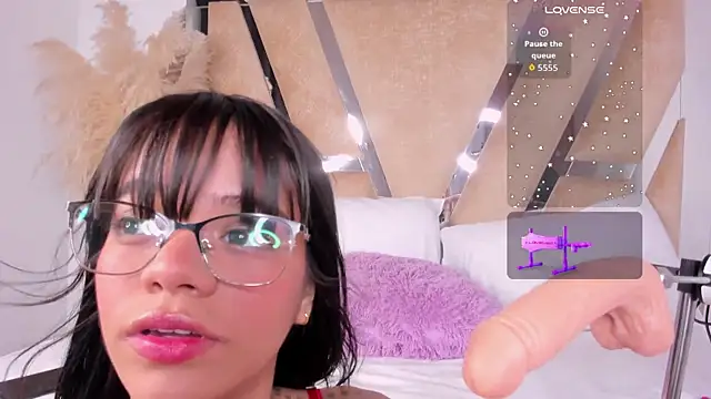 Snapshot of Samanthalyxx chatting on November 5, 2025, 1:44 pm Samanthalyxx online show from November 5, 2025, 1:44 pm