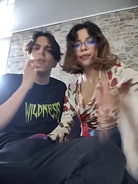 ScaraAndTomy online show from April 17, 2026, 7:39 pm