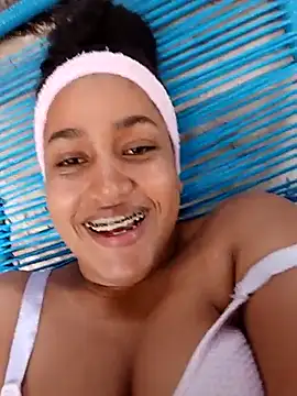 NahomiWalker  online show from November 9, 2025, 5:55 pm