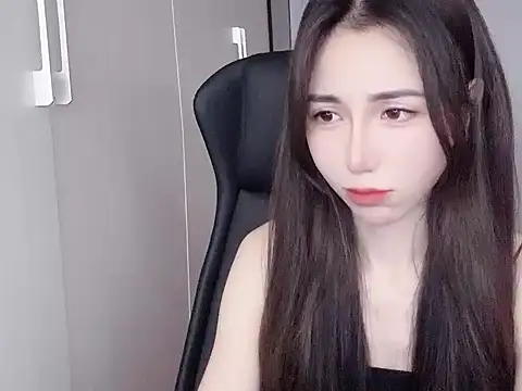 -Alicee- online show from November 7, 2025, 3:06 am