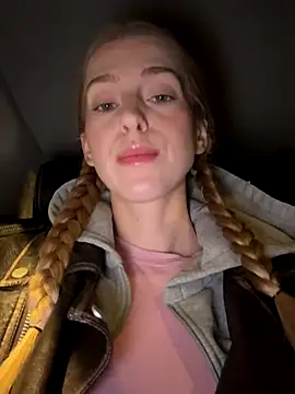 Snapshot of kira_mia chatting on November 25, 2025, 3:12 pm kira mia online show from November 25, 2025, 3:12 pm