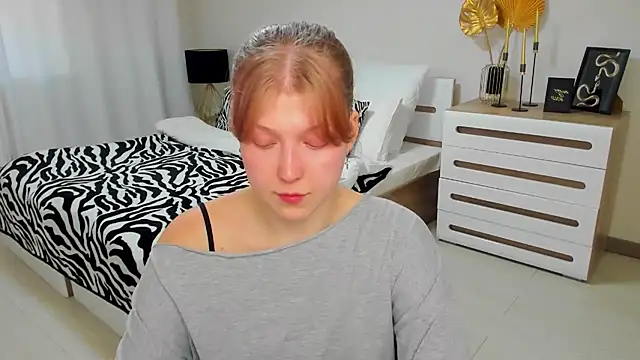 Snapshot of Stella_Light chatting on October 25, 2025, 4:20 am Stella Light online show from October 25, 2025, 4:20 am