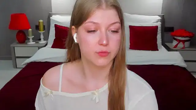 Stella Light online show from April 9, 2026, 6:57 pm