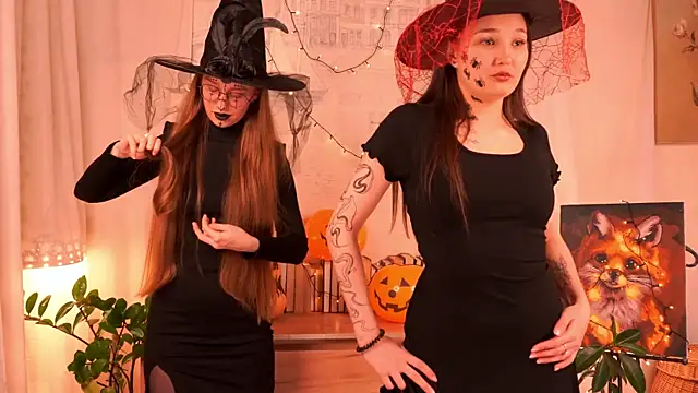 Snapshot of ArianaSweazy chatting on October 31, 2025, 2:07 pm ArianaSweazy online show from October 31, 2025, 2:07 pm