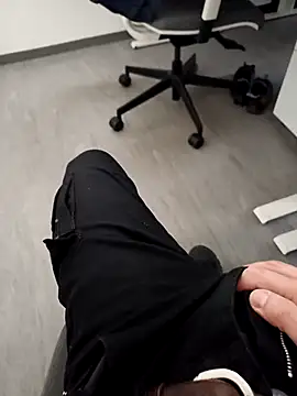 FacelesssLove online show from March 28, 2026, 6:02 am