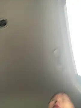 yiyi930316 online show from October 30, 2025, 2:57 am