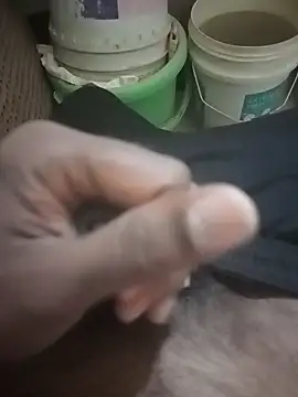 Snapshot of HeatableRevan chatting on February 23, 2026, 1:25 am HeatableRevan online show from February 23, 2026, 1:25 am