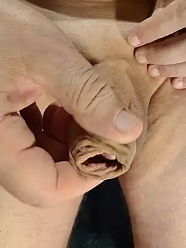 Snapshot of Benjin_2306 chatting on November 9, 2025, 2:26 pm Benjin 2306 online show from November 9, 2025, 2:26 pm