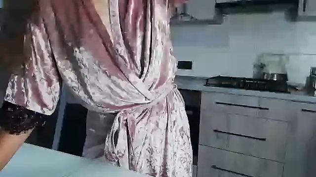 MilenaRossa online show from October 25, 2025, 12:13 pm