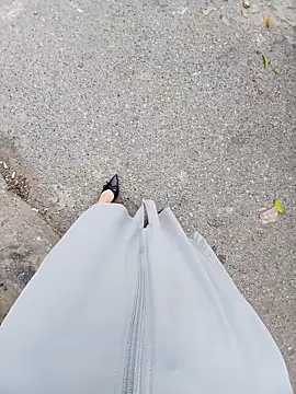 Snapshot of Mina-02 chatting on October 25, 2025, 8:22 am Mina-02 online show from October 25, 2025, 8:22 am