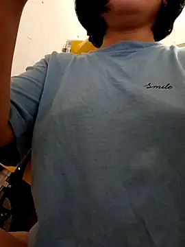 Snapshot of Mina-02 chatting on October 27, 2025, 4:49 am Mina-02 online show from October 27, 2025, 4:49 am