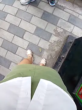 Snapshot of Mina-02 chatting on October 29, 2025, 6:04 am Mina-02 online show from October 29, 2025, 6:04 am