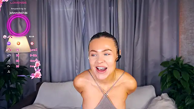 Snapshot of BreanneUlery chatting on November 12, 2025, 6:36 am BreanneUlery online show from November 12, 2025, 6:36 am