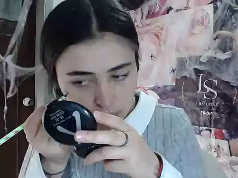 Snapshot of KittenMiss_ chatting on October 28, 2025, 7:38 pm KittenMiss online show from October 28, 2025, 7:38 pm