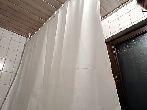 Snapshot of Cassy-Bloom chatting on February 11, 2026, 12:04 am Cassy-Bloom online show from February 11, 2026, 12:04 am