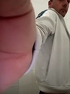 Snapshot of Romaeterna_ chatting on October 20, 2025, 4:51 pm Romaeterna online show from October 20, 2025, 4:51 pm