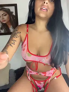 morenaQueen  online show from November 14, 2025, 8:29 pm