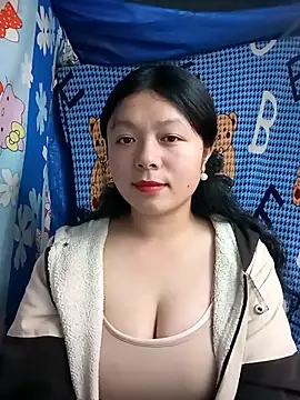 lisa-bae00 online show from February 5, 2026, 12:32 pm