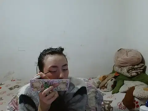 fresita streamer online show from November 12, 2025, 5:08 am