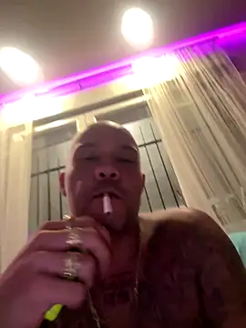 Snapshot of gitanoMad chatting on October 27, 2025, 1:20 am gitanoMad online show from October 27, 2025, 1:20 am