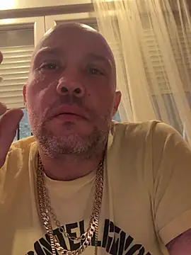 Snapshot of gitanoMad chatting on February 5, 2026, 1:21 am gitanoMad online show from February 5, 2026, 1:21 am