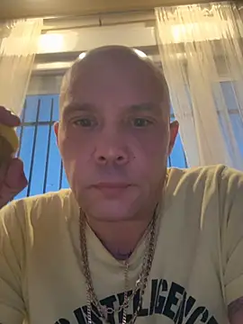 Snapshot of gitanoMad chatting on February 12, 2026, 5:19 pm gitanoMad online show from February 12, 2026, 5:19 pm