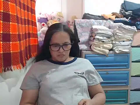 Kinkybela2025 online show from February 24, 2026, 4:43 am