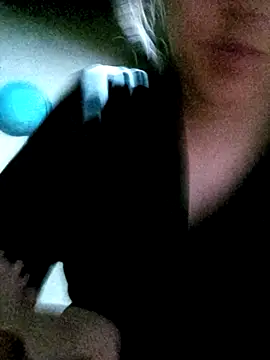 Snapshot of emlylin chatting on November 13, 2025, 3:55 pm emlylin online show from November 13, 2025, 3:55 pm