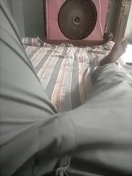 Snapshot of pappy143 chatting on November 5, 2025, 4:23 am pappy143 online show from November 5, 2025, 4:23 am