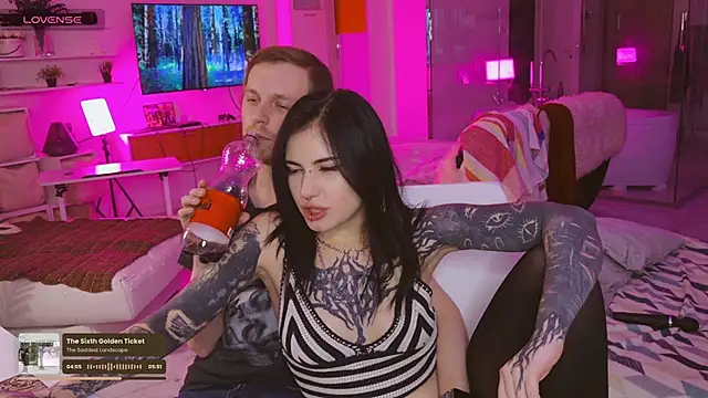 Snapshot of BasslineJunkie chatting on November 28, 2025, 8:55 pm BasslineJunkie online show from November 28, 2025, 8:55 pm