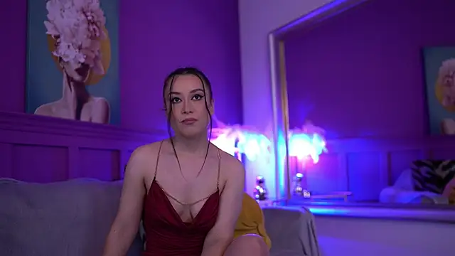 TiffanyVoss online show from November 25, 2025, 6:13 am