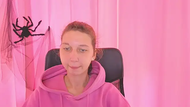 CuteEllii online show from October 31, 2025, 11:11 am