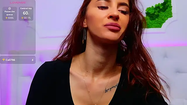 Snapshot of ElisaCharm chatting on January 19, 2026, 3:32 am ElisaCharm online show from January 19, 2026, 3:32 am