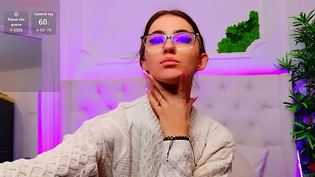 Snapshot of ElisaCharm chatting on February 25, 2026, 4:55 am ElisaCharm online show from February 25, 2026, 4:55 am