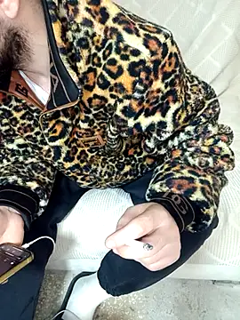 Snapshot of lazzzz09 chatting on November 15, 2025, 10:15 pm lazzzz09 online show from November 15, 2025, 10:15 pm